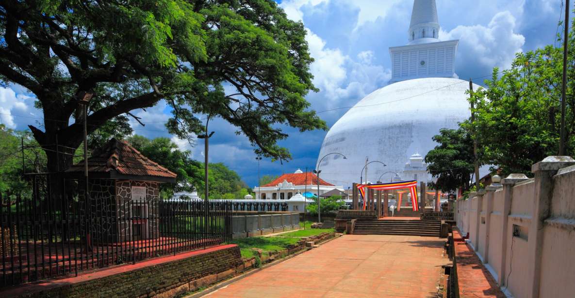 From Dambulla: Sacred City of Anuradhapura Private Day Tour - Anuradhapura Highlights