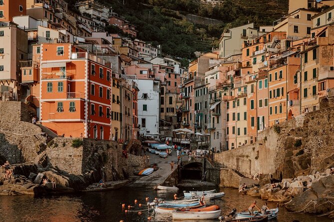 From La Spezia: The Sunset Cinque Terre Boat Tour - Accessibility Features