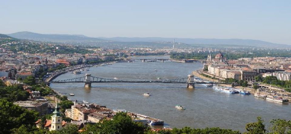 From Vienna: Private Day Tour of Budapest Inc. Local Guide - Customer Reviews