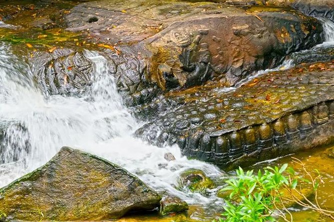Full-Day Kulen Waterfall & 1000 Lingas Join-in Tour - Preah Ang Thom Pagoda
