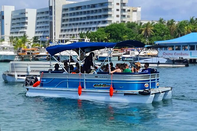 Full Day Private Pontoon Tour Around San Andrés Island - Exploring San Andrés Island