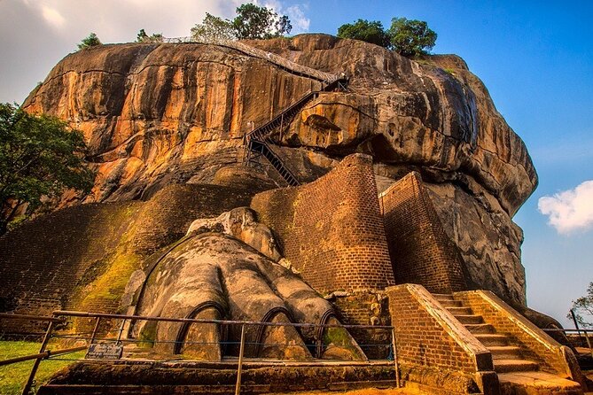 Full Day Private Tour to Sigiriya and Dambulla - Accessibility Features