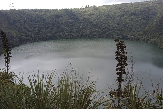 Full Day Tour of 3 Magical Places on the Outskirts of Bogotá - Meeting Point and Accessibility