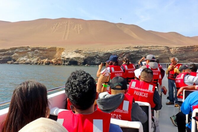 Full Day Tour to Visit Ballestas Islands and Paracas Reserve