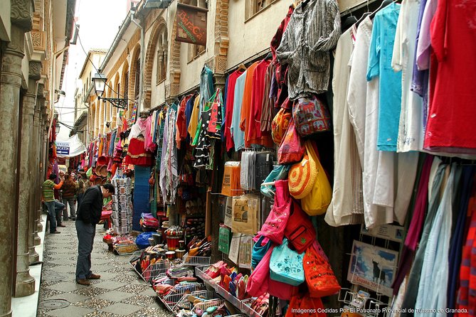 Granada and Albaicin: Wine and Tapas Tour - Cultural Insights