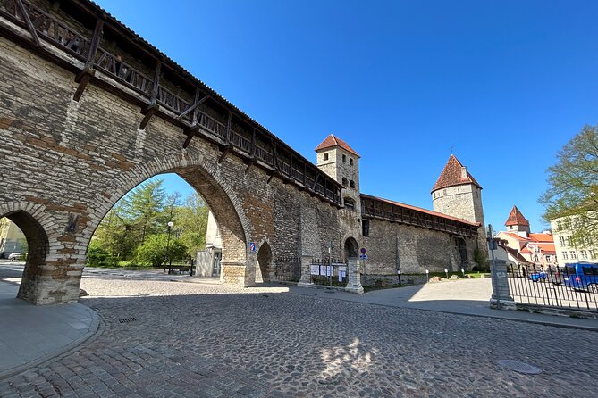 Group Walking Tour in Tallinn Old Town - Meeting Point and End Point