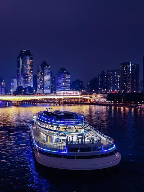 Guangzhou: Roundtrip Cruise Night View From Canton Tower - Dining and Services