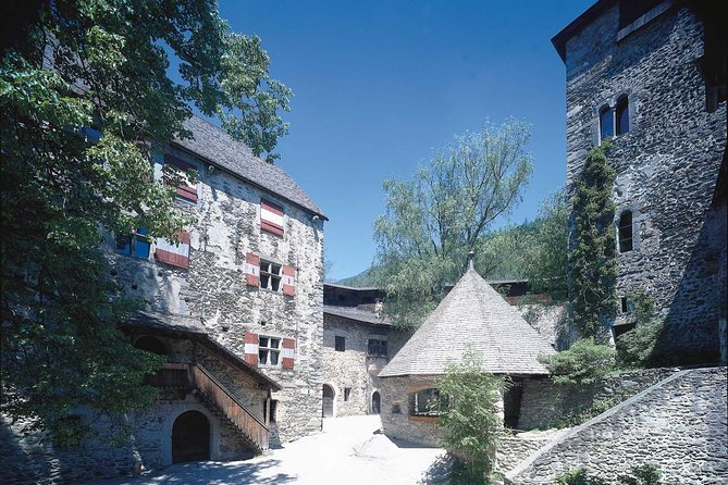 Guided Tour of the Interior in Italian - Accessibility and Participation Details