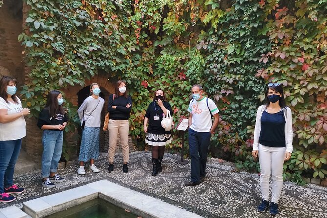 Guided Tour the Nasrid Life - Preparing for the Experience