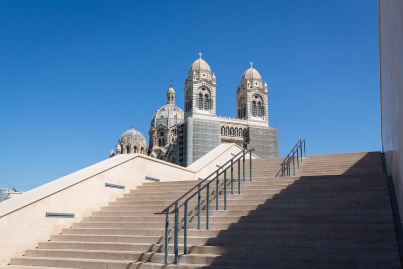 Guided Walking Tour Through Marseille Old Town - Tour Experience