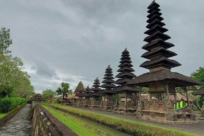 Half-Day Private Tour to Tanah Lot and Bali Royal Temple - Inclusions and Amenities