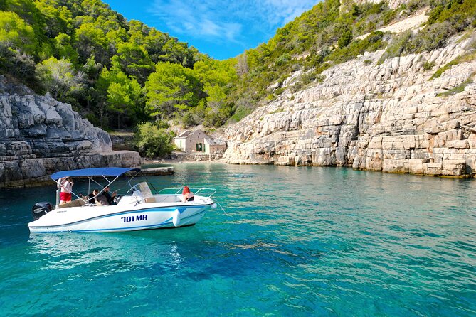 Half-day Speedboat Tour: Explore Hidden Gems of Hvar Island - Mala Stiniva Bay