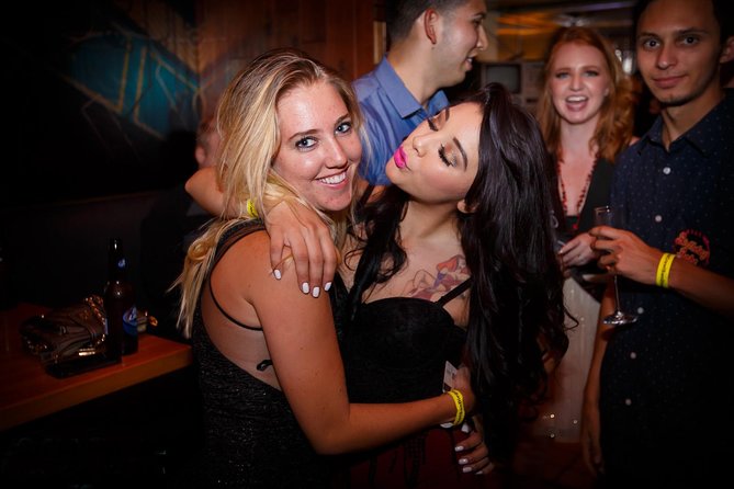 Hollywood Club Crawl - Nightlife Party Tour - Meeting and End Points