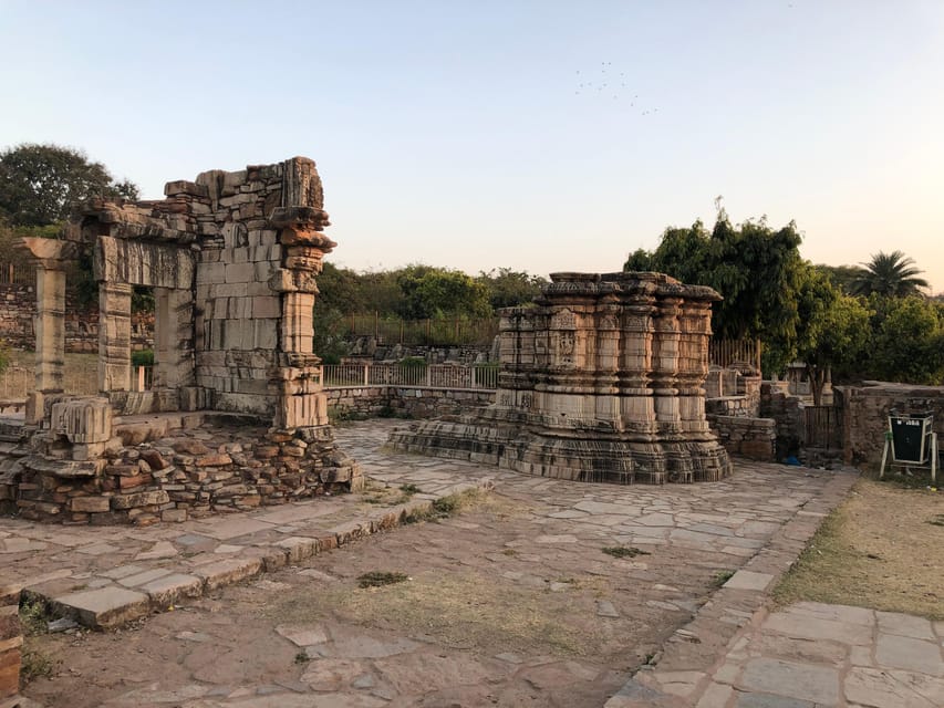 Jaipur: Guided Chittorgarh Fort Tour With Drop At Udaipur - Chittorgarh Fort Highlights