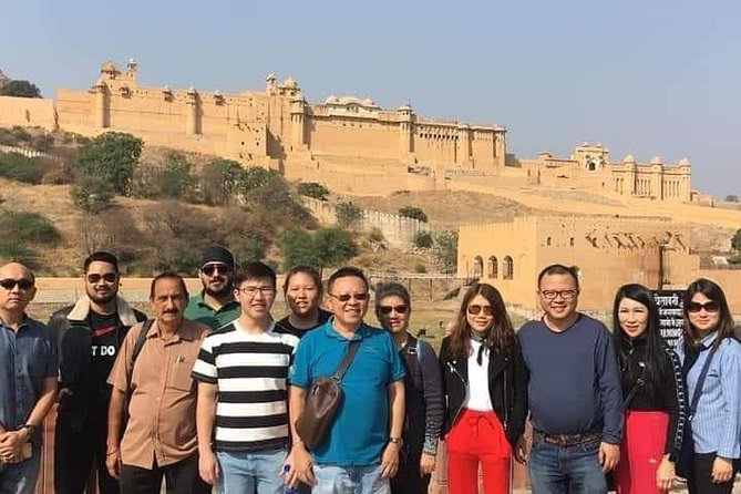 Jaipur Sightseeing and Shopping: Guided Tour by Private Car - Local Artisans and Crafts