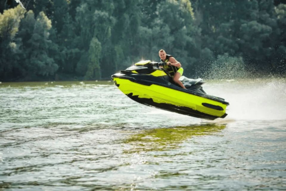 Jet Skiing in Unawatuna - Group Details