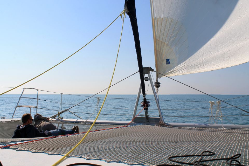 La Rochelle: Coastline Sailing Cruise - Meeting Point and Accessibility