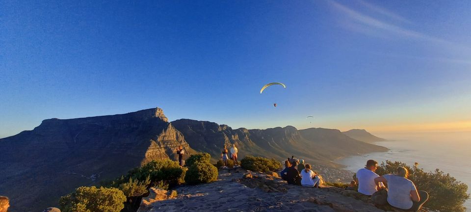 Lions Head: Hiking Sunrise or Sunset French Speaking Guide - Detailed Itinerary