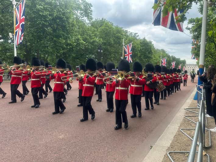 London: Westminster & Buckingham Palace Walking Tour - Buckingham Palace