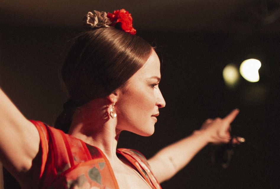 Madrid: 1-Hour Traditional Flamenco Show at Centro Cultural - Flamenco Performance