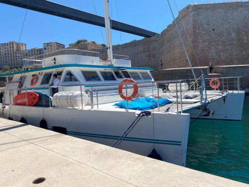 Marseille: Sunset Catamaran Cruise, Dinner & Drinks - Included Services