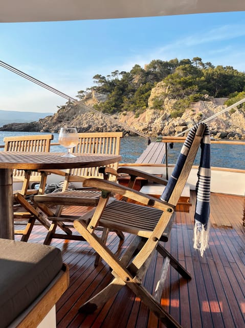 Marseille: Unforgettable Sunset Private Boat Experience - Highlights and Activities