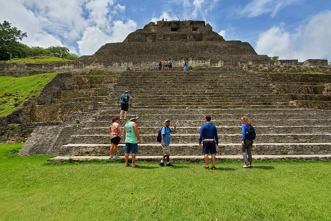 Mayan Ruins and Inland Blue Hole Combo Tour - Exploring the Inland Blue Hole