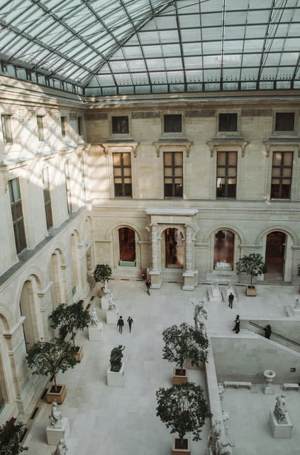 Mona Lisa and Treasures: 6-people Max Louvre Experience - Iconic Treasures Discovered