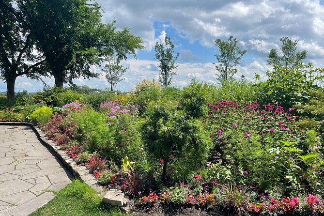 Montcalm & St. Jean Baptiste Districts Walking Tour (2,5h) - Availability and Hours
