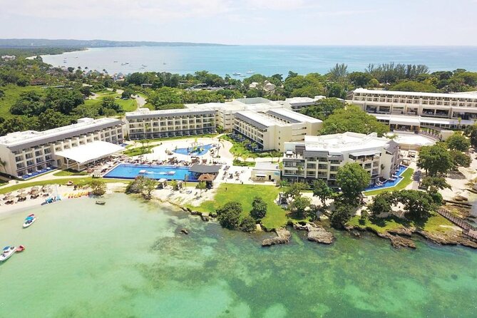Montego Bay Airport Private Taxi to Royalton Negril - Accessibility and Accommodations