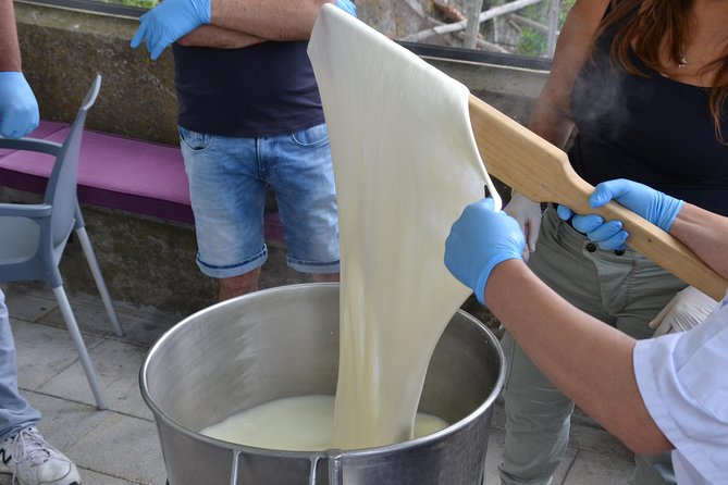 Mozzarella Class or Pizza Class - Included Amenities