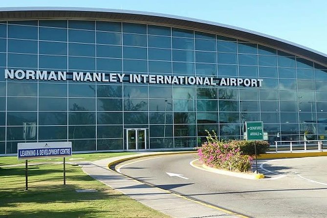 Ocho Rios Hotels Private Roundtrip Airport Transfer From Kingston Airport (Kin) - Accessibility and Comfort