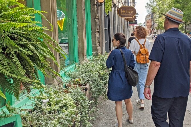 Old Montreal: Private History Walking Tour With Tastings - Positive Review Highlights