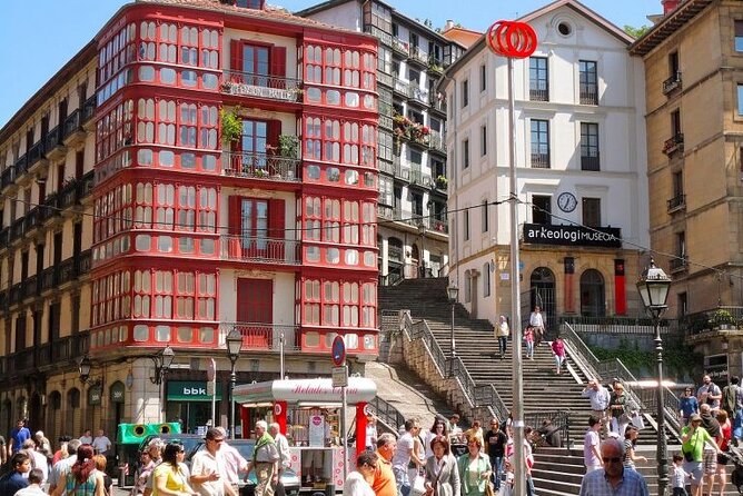 Old Town Bilbao Tour in Small Group - Discovering Santiago Cathedrals Grandeur