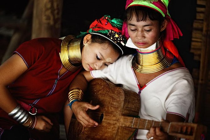 One Day Tour Doi Suthep Temple, Palad Temple, Orchid Farm, Longneck Hill Tribe Village (Private Tour) - Wat Phra That Doi Suthep