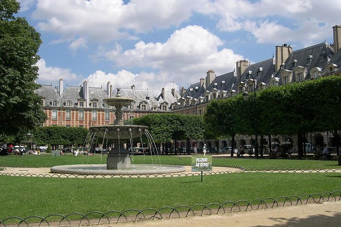 Paris Le Marais Historical Walking Tour With Wine and Cheese Tasting - Meeting and Pickup