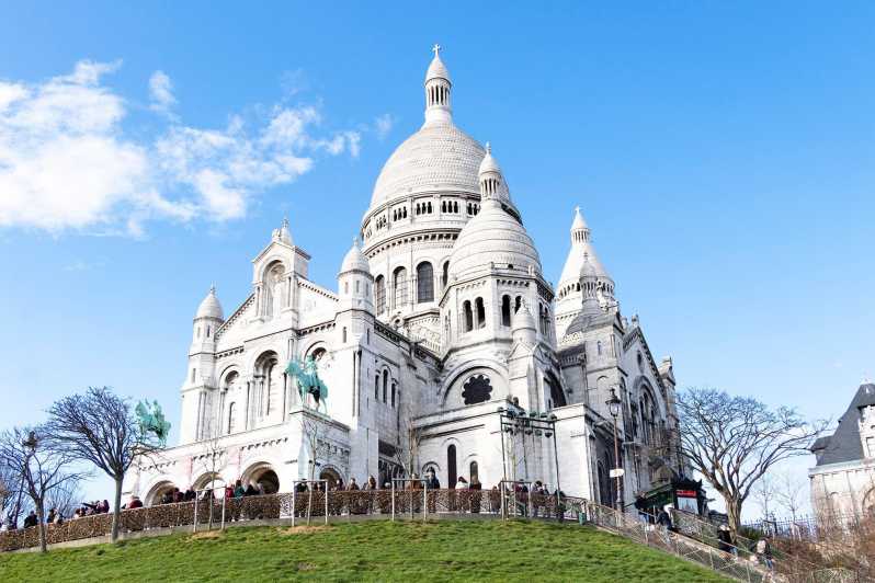 Paris: Montmartre and Sacre Coeur Tour With a Local Guide - Itinerary Details