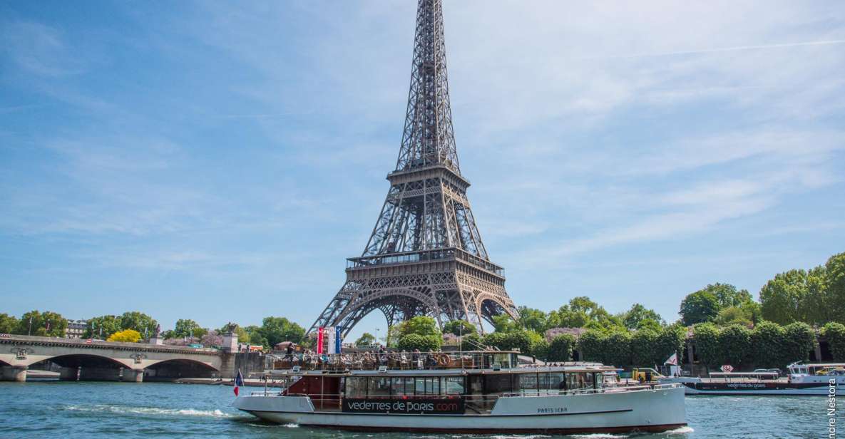 Paris: Seine River Cruise With a Live Guide - Language Options and Commentary