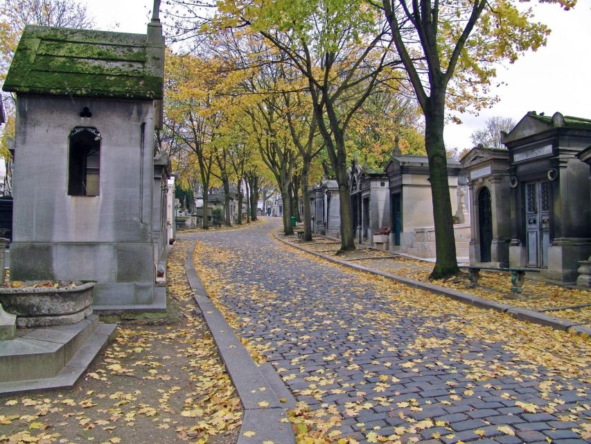 Paris: Stories of Père Lachaise Cemetery Walking Tour - Exploring Famous Graves