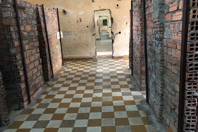 Phnompenh a Day Tour Excursive With Guide and Driver - Local Guide Insights