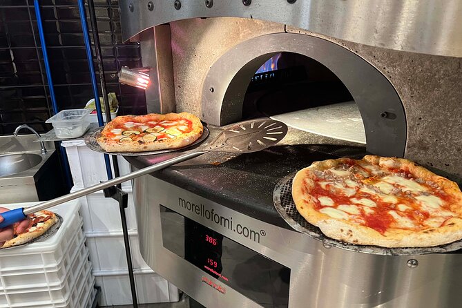 Pizza Cooking Class in Real Pizzeria With Pizza Chef & Tour Guide - Group Experience and Accessibility
