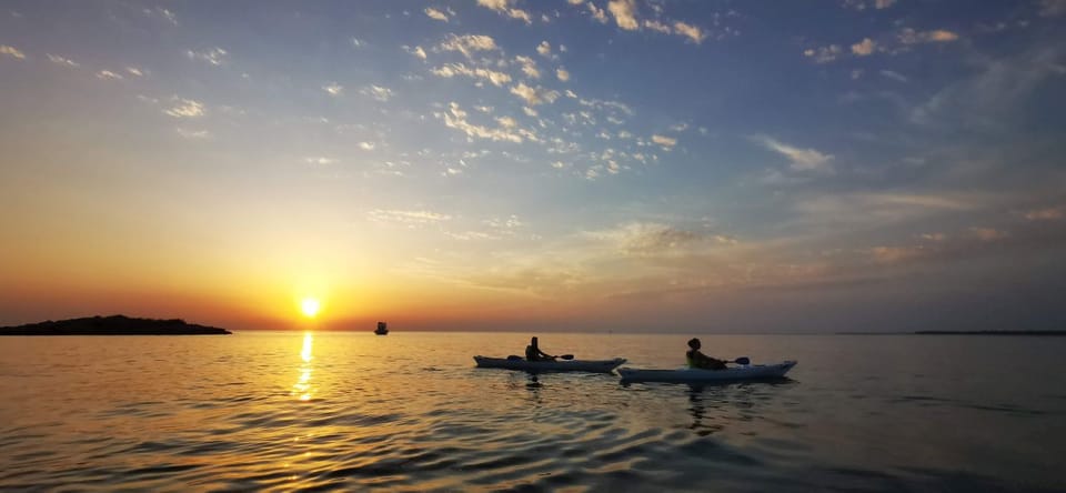 Poreč: Sea Kayaking Sunset Tour - Language and Guide