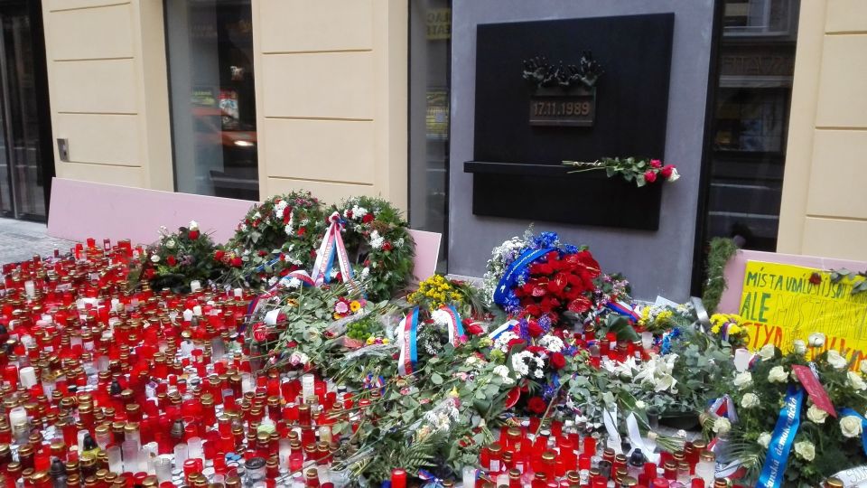 Prague: Communism Tour & Museum Visit - Walking Tour