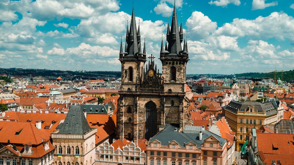 Prague: Top Sights and Historic Center Introduction Tour - Educational Focus