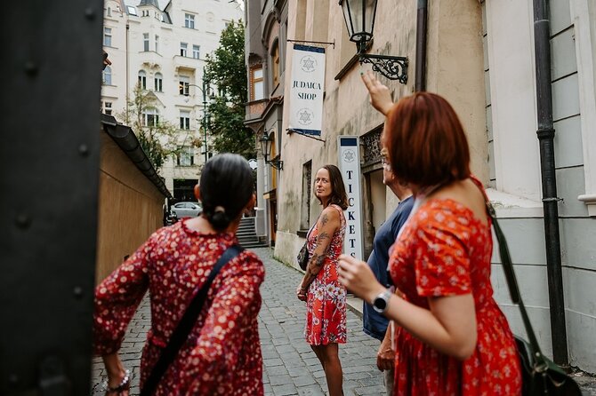 Private: 3h Stories of Prague Jewish Quarter Tour, Drink Included - Accessibility and Recommendations
