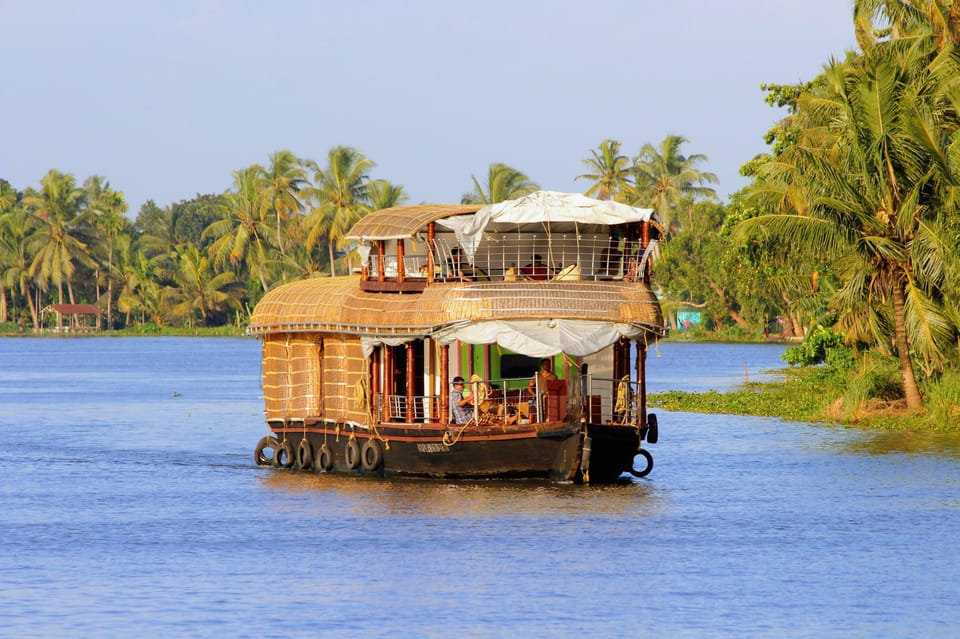 Private 5-Days Kerala Tour With Sightseeing Tickets - Accommodation and Meals