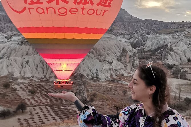 Private Balloon Sunrise Photography Tour in Göreme Love Valley - Champagne Celebration