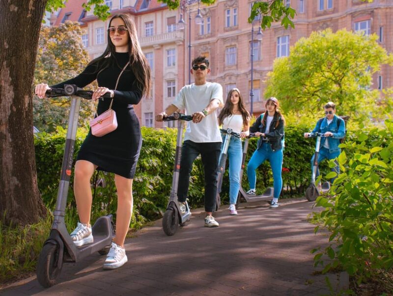 PRIVATE Budapest by Nights: GUIDED Tour Whit WINE Tasting - Experience and Activities