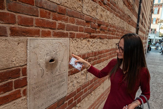 Private City Kickstart Tour: Verona - Strolling Through Scenic City Gardens