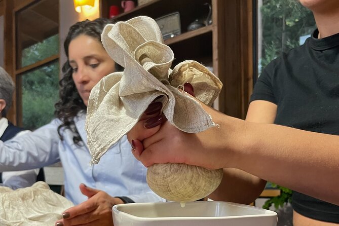 Private Day of Immersion in Country Life With Food - Fostering Family Bonding